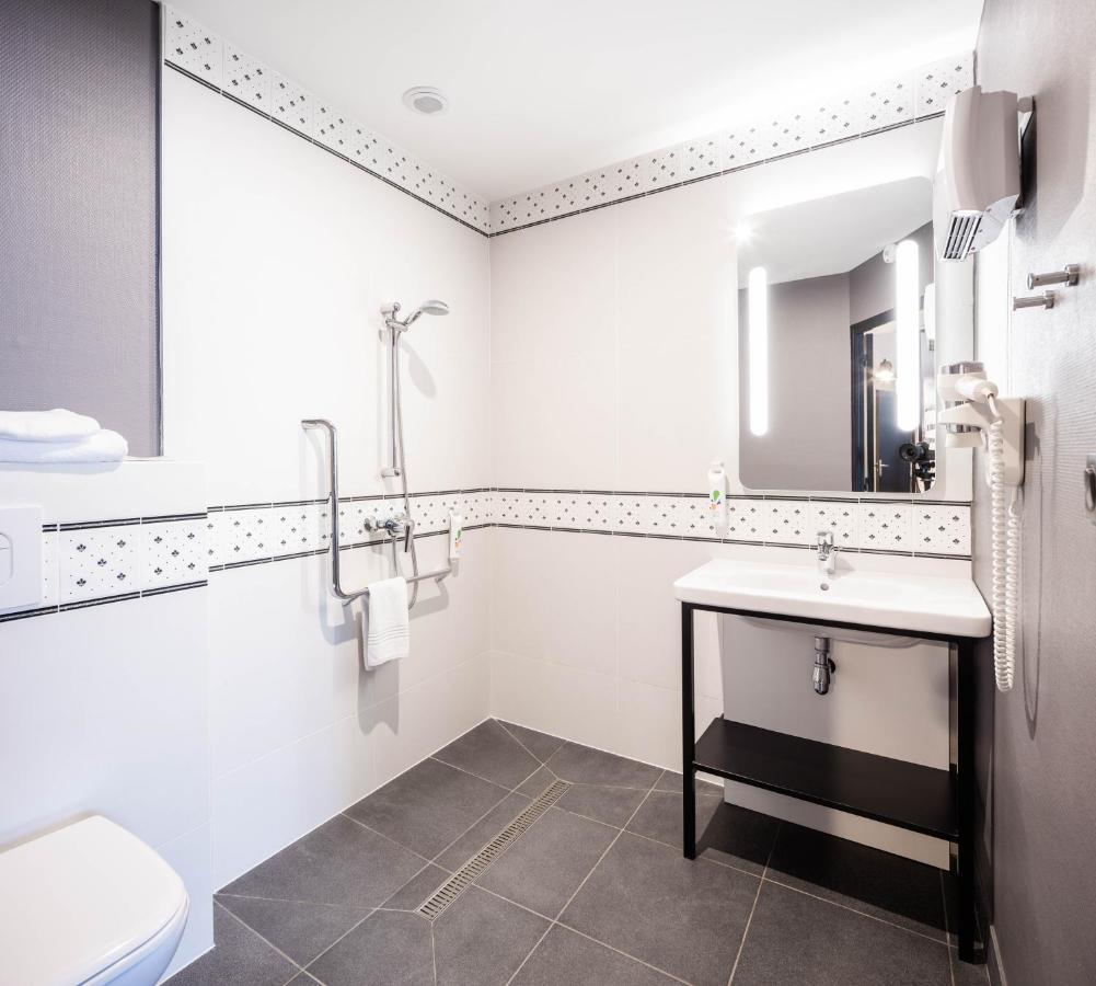 Ibis Styles Dinan Centre Ville Bagian luar foto