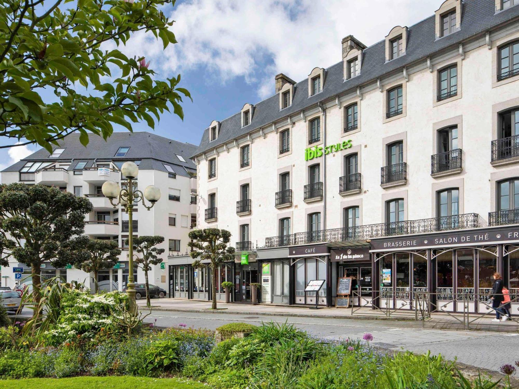 Ibis Styles Dinan Centre Ville Bagian luar foto