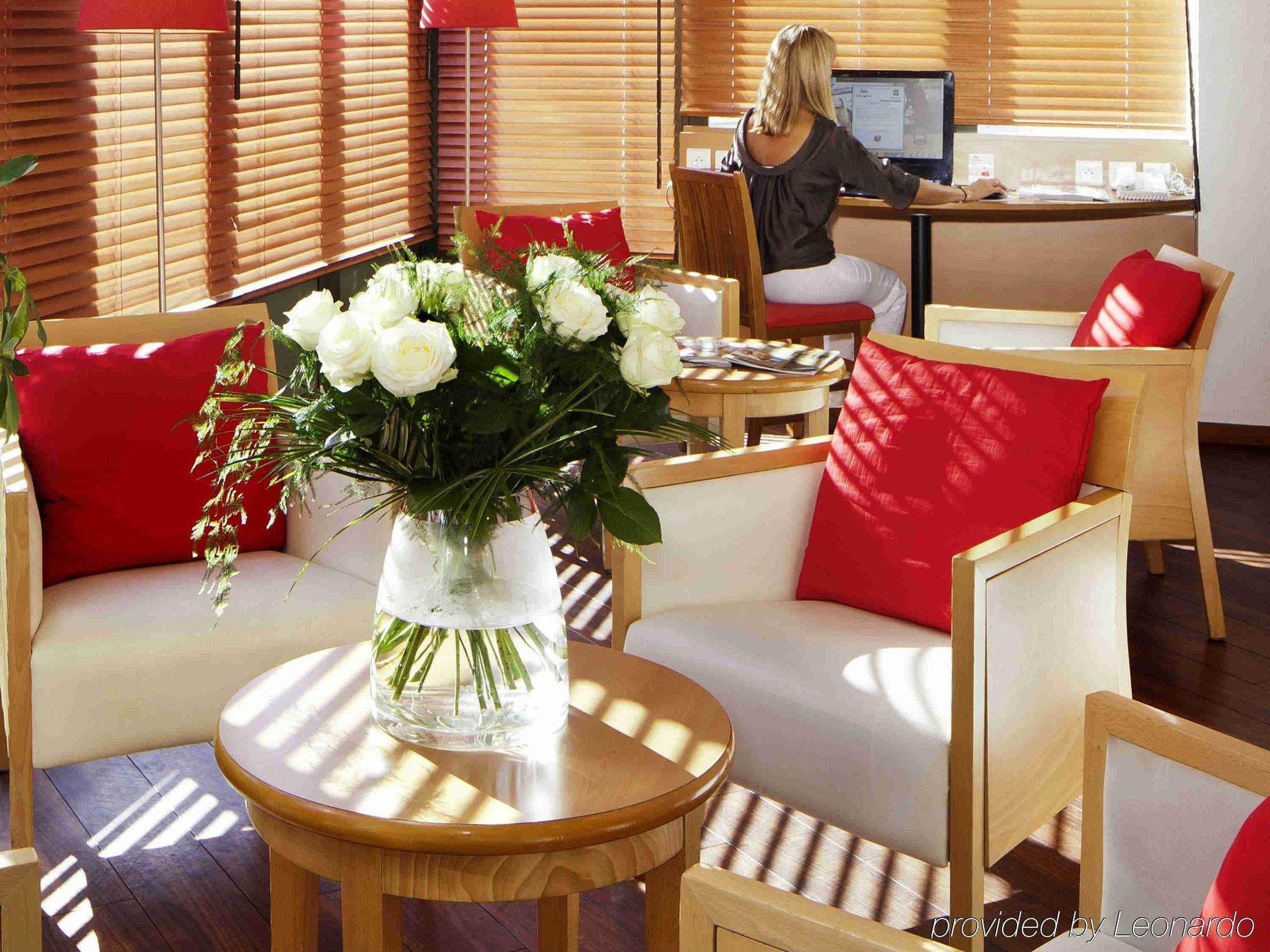 Ibis Styles Dinan Centre Ville Bagian luar foto