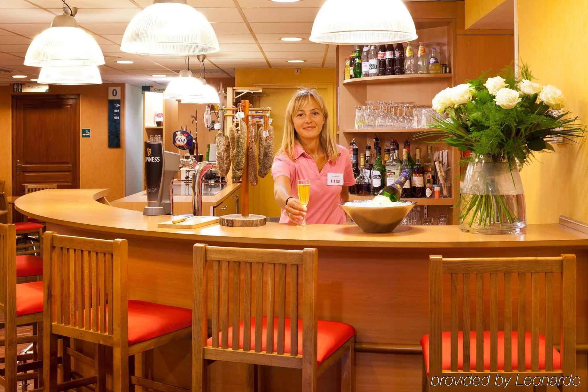 Ibis Styles Dinan Centre Ville Bagian luar foto