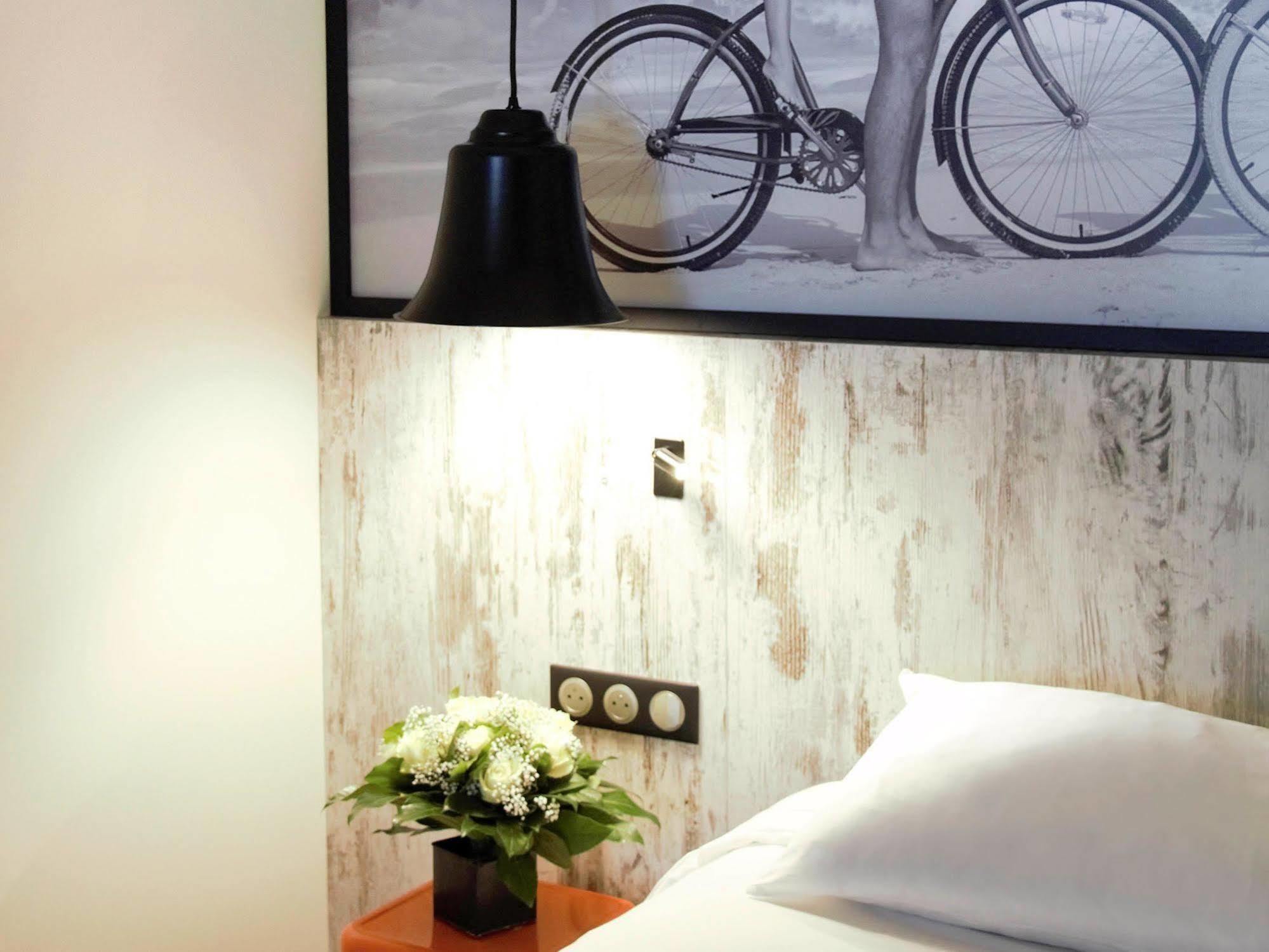 Ibis Styles Dinan Centre Ville Bagian luar foto
