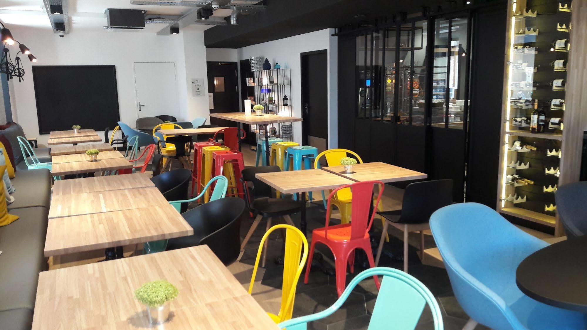 Ibis Styles Dinan Centre Ville Bagian luar foto