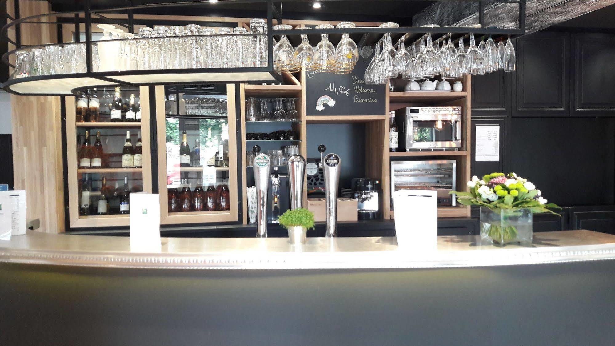 Ibis Styles Dinan Centre Ville Bagian luar foto