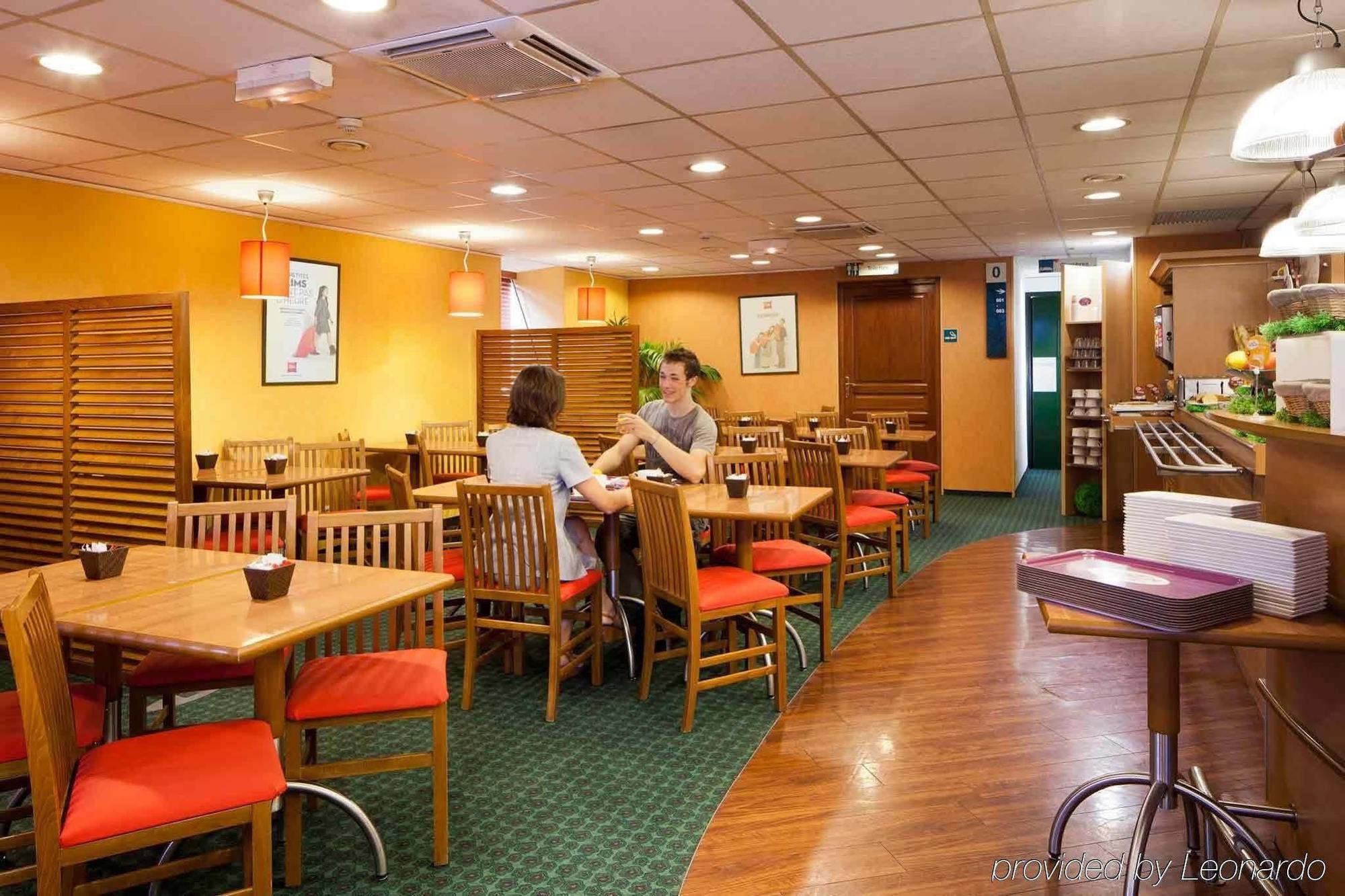 Ibis Styles Dinan Centre Ville Bagian luar foto
