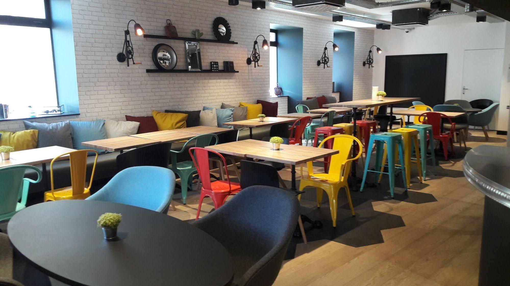 Ibis Styles Dinan Centre Ville Bagian luar foto